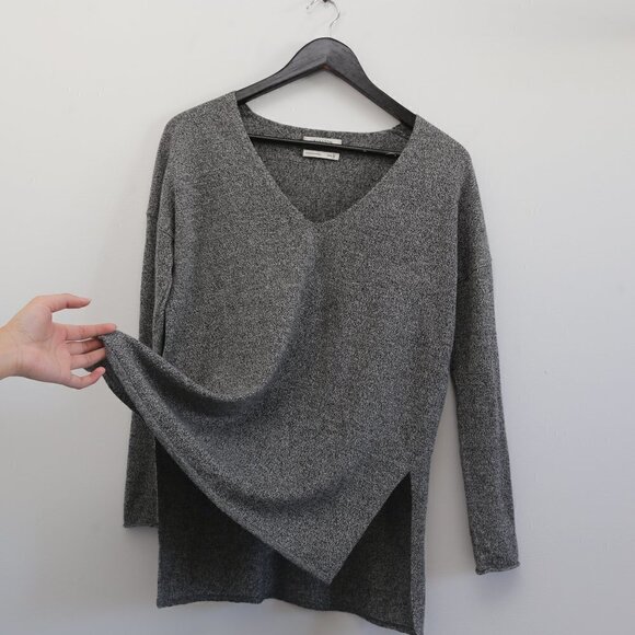 Aritzia Babaton Erin Wool Linen Blend Knit V-Neck Pullover Long Sleeve Sleeve - Picture 3 of 6